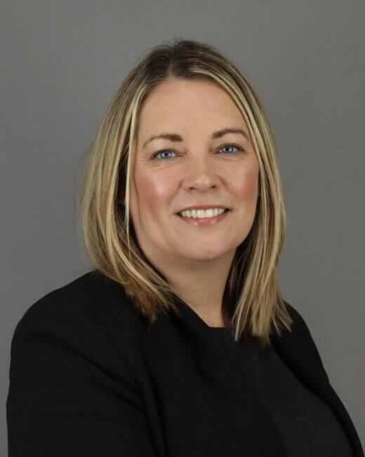 Linsey Collacott, Legal Assistant